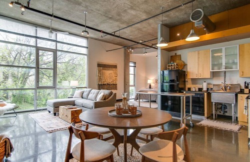 Downtown Nashville Apartment | Spacious Loft in Nashville Gulch Neighborhood!