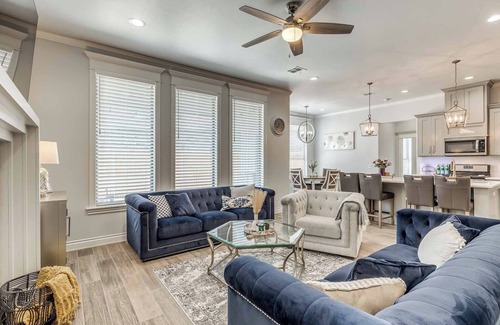 Oklahoma City House | Spacious Luxury 4-bedroom house with AC, WiFi in enjoyable Oklahoma City