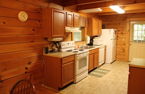 Hico Cabin | Spacious Marathon Cabin located in New River Area