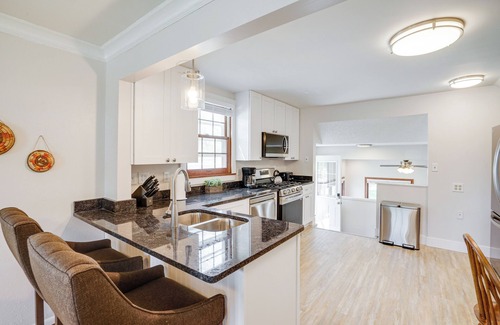 Richfield House | Spacious Minneapolis Home Rental: 8 Mi to Downtown