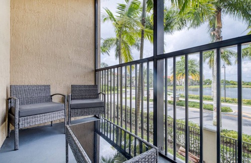 Miramar Apartment | Spacious Miramar 2BR w/Gym, Pool & W/D, nr WF, by Blueground