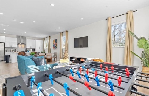 Charlotte House | Spacious Modern 3BR/3.5BH Charlotte Townhouse