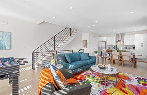 Charlotte House | Spacious Modern 3BR/3.5BH Charlotte Townhouse