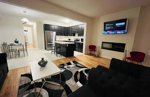 County of Brant House | Spacious & Modern 4 BR House