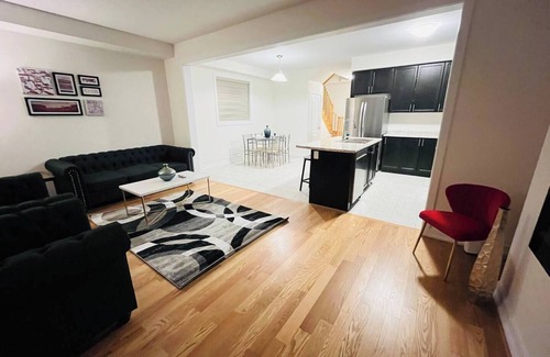 County of Brant House | Spacious & Modern 4 BR House