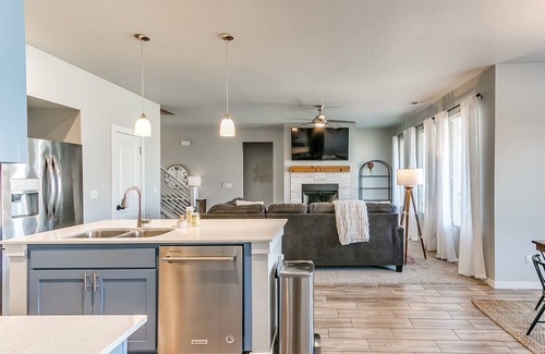 Yukon House | Spacious, Modern Comfort Awaits in Southfork Addition