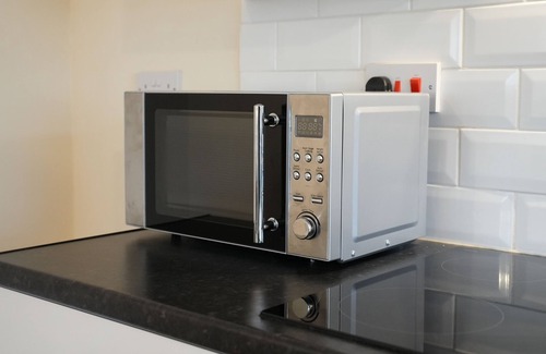 Luton Apartment | Spacious Modern Flat In Luton Town Centre
