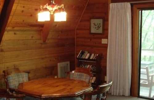 Deep Gap Ski Chalet | Spacious Mountain Cabin in Gated Community