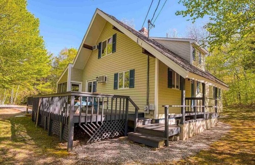 Bartlett Ski Chalet | Spacious Mountain Chalet - 6 br - fireplace - deck