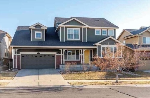 Commerce City House | Spacious, Mountain View Home - 15 mins to DIA