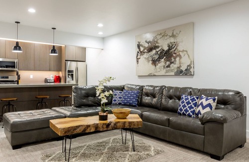 South Jordan House | Spacious Mountain View Basement Apt. w/heated pool and hottub