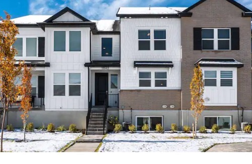 Salt Lake County House | Spacious Mountain View Townhouse