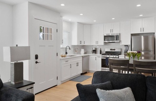 Southwest Anaheim Condo | Spacious New 2 BR Near Disney
