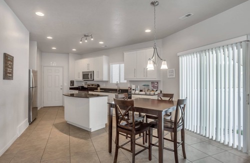 Lakeview House | Spacious & New Guesthouse in Orem - Provo