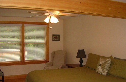 Bradford House | Spacious newer upscale home on Lake Todd