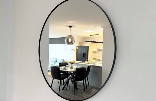 Chermside Apartment | Spacious Newly Renovated 3-Bedroom Apartment Opposite Westfield Chermside