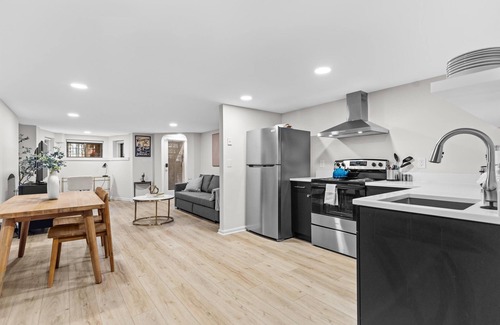 Logan Circle Apartment | Spacious NW Apt Steps to 14th Street Corridor