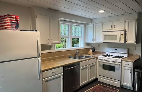 Brookhaven House | Spacious Oasis in the most Posh Neighborhood of Buckhead, very family-friendly.