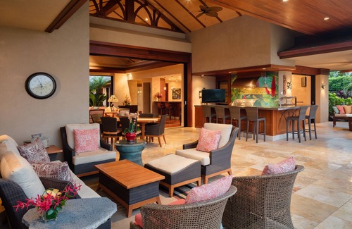 Kamuela House | Spacious Ocean View Home. Steps From White Sand Beach. Private pool & spa.