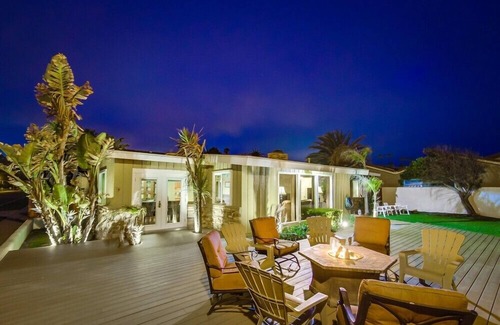 Sunset Cliffs Villa | SPACIOUS OCEANFRONT HOME W/PRIVATE HEATED POOL & HOT TUB-Ping Pong, Big Yard