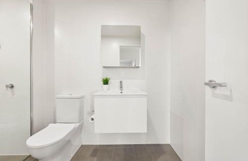 Dickson Apartment | Spacious & Open 2 bd 2bth Unit in Canberra City