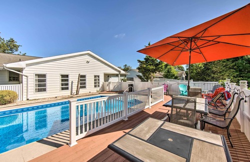 Palmyra House | Spacious Palmyra Home w/Fire Pit & Deck!