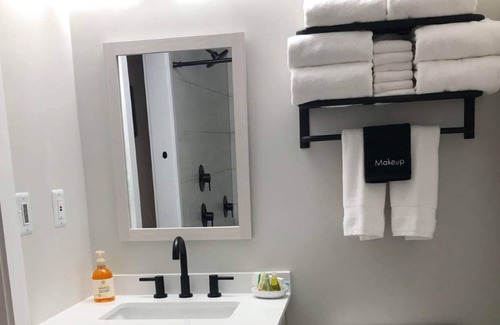 Roanoke Apartment | Spacious, Pet Friendly Retreat - Located Between Roanoke and Salem