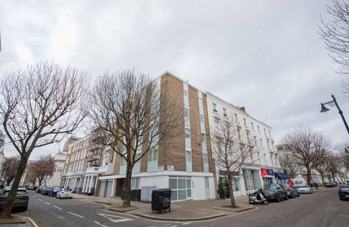 Warwick Apartment | Spacious Pimlico 2BR, 12 mins to Victoria Station, by Blueground