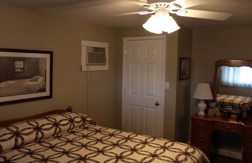Bronston Cabin | Spacious Place with Lake View