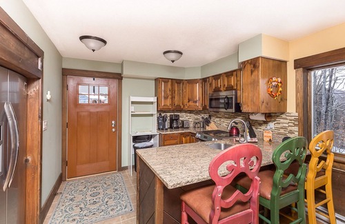 Killington House | Spacious Private 4 Bedroom - 3 Bath house 5 min to skiing, biking, hiking, golf.