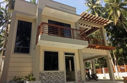 Panglao House | Spacious private and gated modern home within walking distance to beach/resorts.