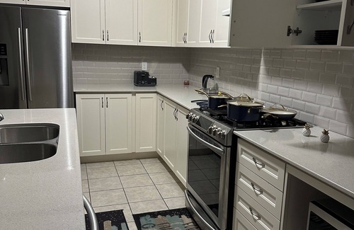 Brampton House | Spacious, Private Family Friendly 2 Bedroom Home