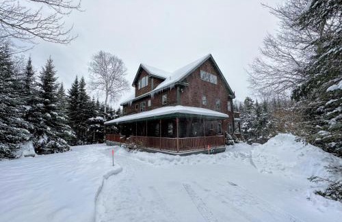 Bretton Woods House | Spacious private home, ski views, pool table, ping-pong, privacy, steps to Mt Wash Hotel