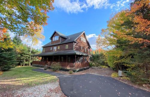Bretton Woods House | Spacious private home, ski views, pool table, ping-pong, privacy, steps to Mt Wash Hotel