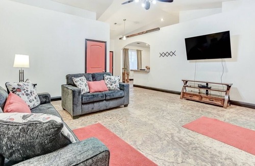 Bella Vista House | Spacious & Private Redding Getaway Near Downtown!