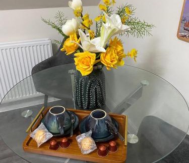 Tamworth House | Spacious Private Room - Small Animals Allowed