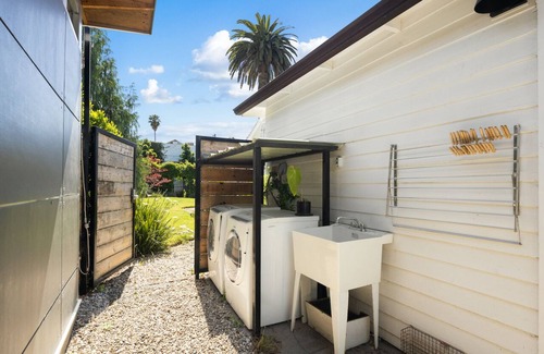 Venice Apartment | Spacious, Private Studio w/Garden & Kitchen
