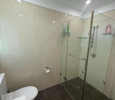 Greenacre House | Spacious Queen Room with Private Balcony - GA4