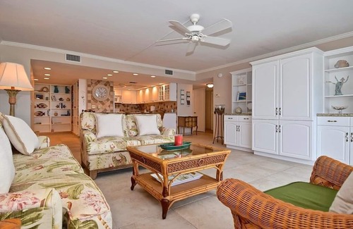 Siesta Key Condo | Spacious & Quiet at Fishermans Haven on Siesta Key. Private Beach, Heated Pool, Fish on the Bay. FH6