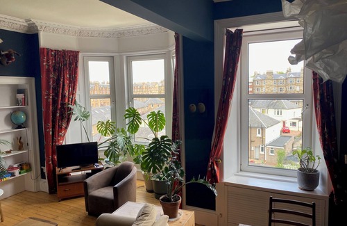 Merchiston Apartment | Spacious, quiet, central Edinburgh family apartment (3 bathrooms)
