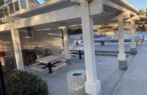 Turtle Rock Apartment | Spacious Relaxing Upscale Studio prestigious Neighborhood