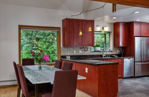 Alyeska House | Spacious rental for 6 in lovely home with gorgeous views, minutes from resort
