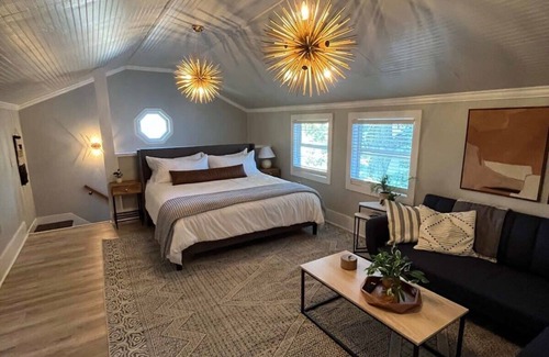 Freetown - Port Rico House | Spacious Retreat for Large Groups