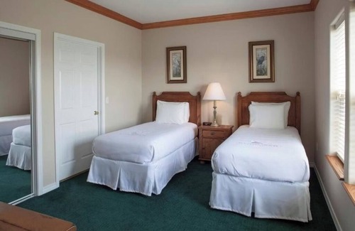 Branson Hotel | Spacious Retreat w/Washer, Dryer & Room for the Whole Family to Unwind