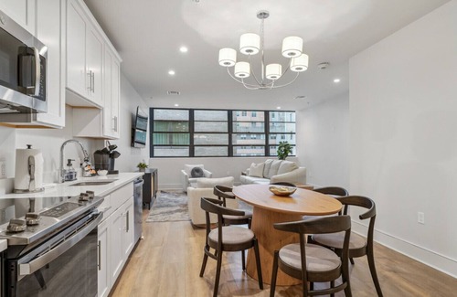 Central Business District Bed & Breakfast | Spacious Retreat – Walk to French Quarter, Superdome! Great for Saints Games!