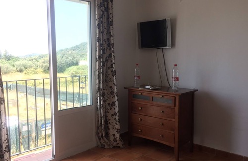 Aracena House | Spacious room with mountain views