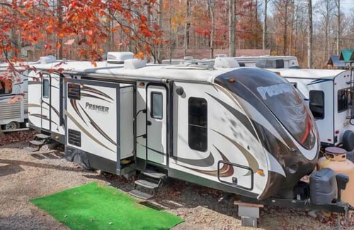 Cosby House | Spacious RV in Gatlinburg near Dollywood
