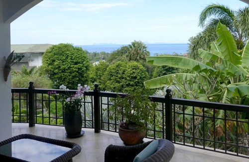 Ko Lanta Apartment | Spacious Sea View Villa with Jacuzzi and pool shared