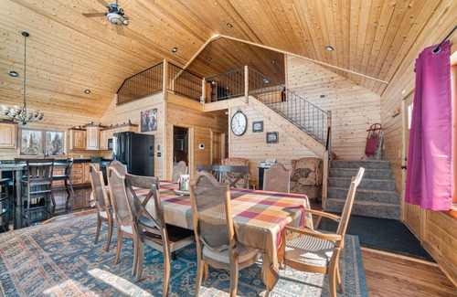 Maple House | Spacious, Secluded Retreat with Rustic Charm