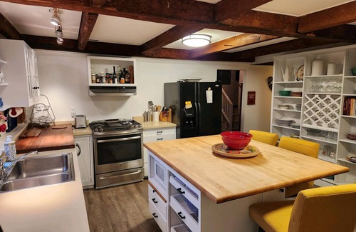 Bridgewater House | Spacious Ski Getaway by Woodstock, Killington